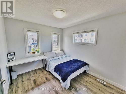 36 - 3380 Singleton Avenue, London, ON - Indoor Photo Showing Bedroom