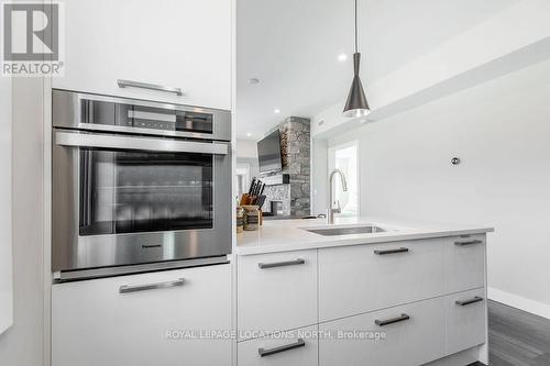 107 - 11 Beausoleil Lane, Blue Mountains, ON - Indoor Photo Showing Kitchen