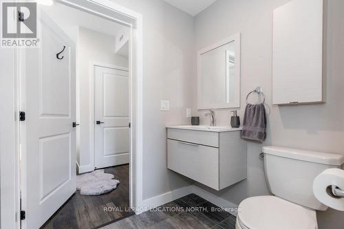 107 - 11 Beausoleil Lane, Blue Mountains, ON - Indoor Photo Showing Bathroom