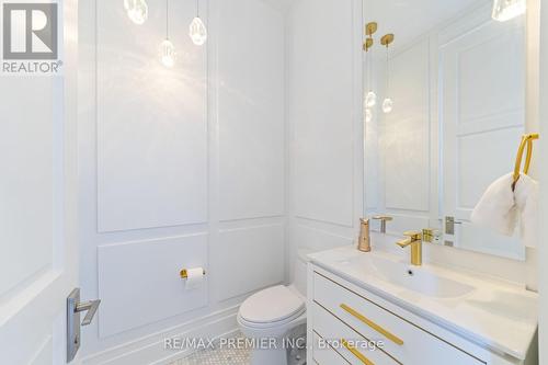 205 The Bridle Path, Toronto, ON - Indoor Photo Showing Bathroom