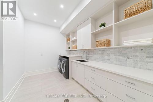 205 The Bridle Path, Toronto, ON - Indoor Photo Showing Laundry Room