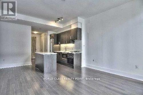 931 - 39 Queens Quay E, Toronto, ON - Indoor Photo Showing Kitchen