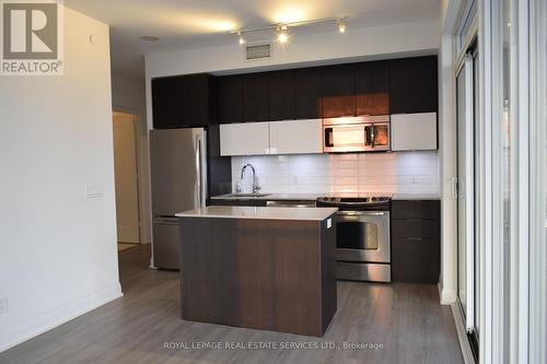 3105 - 56 Annie Craig Drive, Toronto, ON - Indoor Photo Showing Kitchen With Upgraded Kitchen