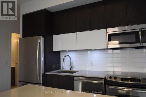 3105 - 56 Annie Craig Drive, Toronto, ON - Indoor Photo Showing Kitchen With Upgraded Kitchen