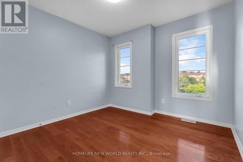 64 Chapman Court, Aurora, ON - Indoor Photo Showing Other Room