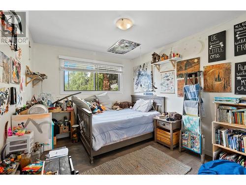 750 Mcclure Road, Kelowna, BC - Indoor Photo Showing Bedroom