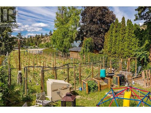 750 Mcclure Road, Kelowna, BC - Outdoor