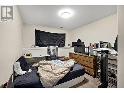 750 Mcclure Road, Kelowna, BC - Indoor Photo Showing Bedroom