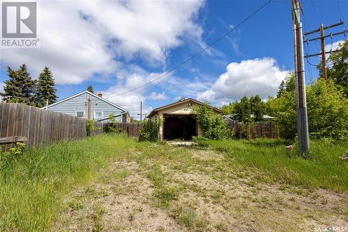 215 6Th Street E, Prince Albert, SK - Outdoor