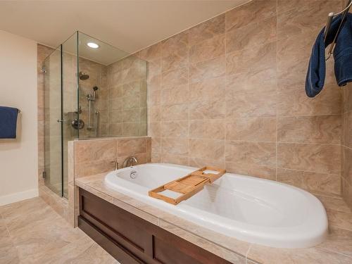 1408-75 Martin Street, Penticton, BC - Indoor Photo Showing Bathroom