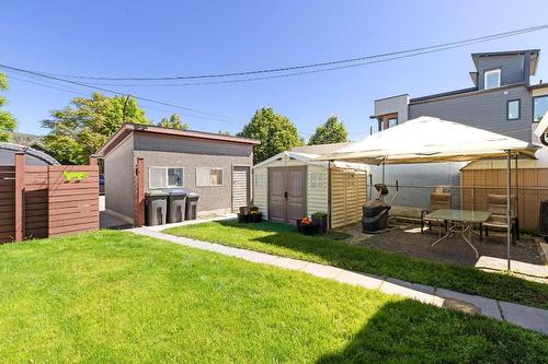 960 Wilson Avenue, Kelowna, BC - Outdoor With Deck Patio Veranda