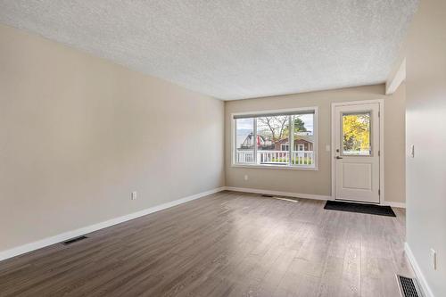 960 Wilson Avenue, Kelowna, BC - Indoor Photo Showing Other Room