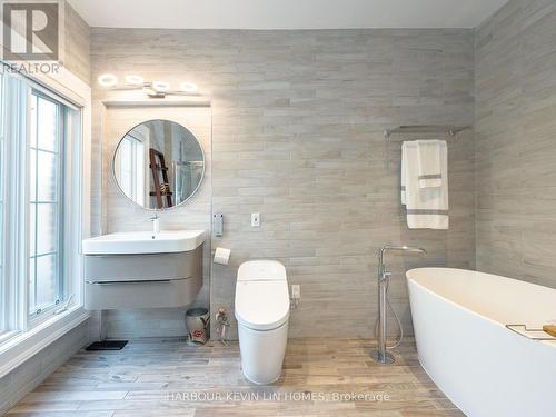 173 Glengrove Avenue W, Toronto, ON - Indoor Photo Showing Bathroom