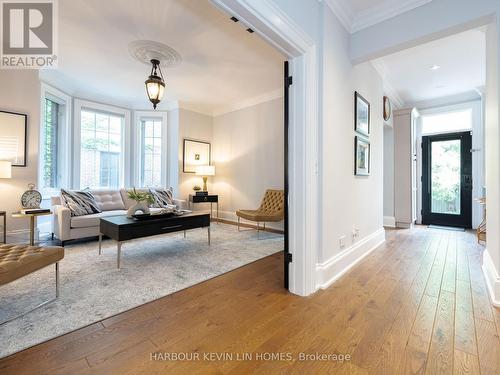 173 Glengrove Avenue W, Toronto, ON - Indoor Photo Showing Living Room