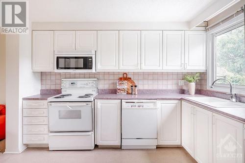 1843 Appleford Street, Ottawa, ON - Indoor Photo Showing Kitchen