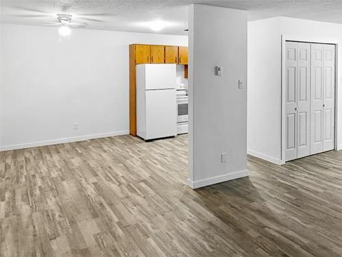 10 Cornell Bay, Brandon, MB - Indoor Photo Showing Kitchen