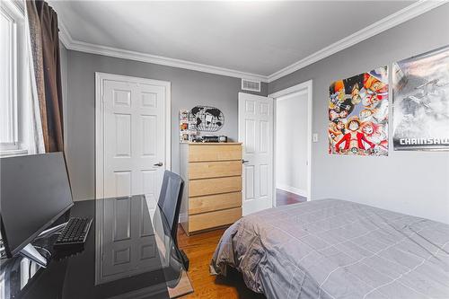 3361 Palmer Drive, Burlington, ON - Indoor Photo Showing Bedroom