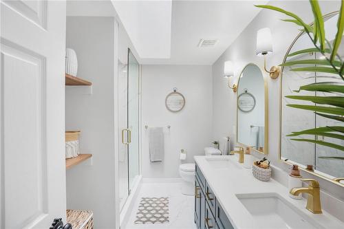 87 Essling Avenue, Hamilton, ON - Indoor Photo Showing Bathroom