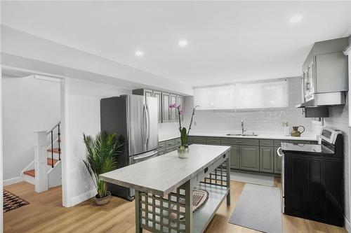 87 Essling Avenue, Hamilton, ON - Indoor Photo Showing Kitchen With Double Sink With Upgraded Kitchen