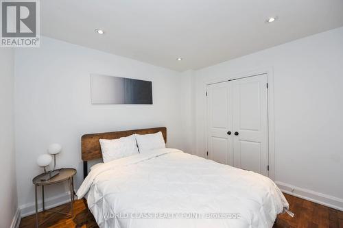 192 Queen Street W, Mississauga, ON - Indoor Photo Showing Bedroom