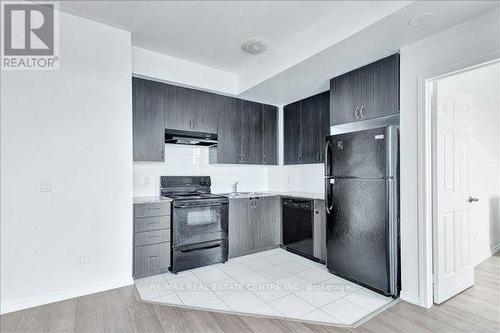 418 - 50 Sky Harbour Drive, Brampton, ON - Indoor Photo Showing Kitchen