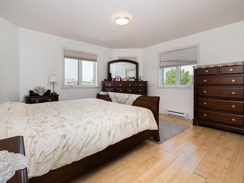 Chambre Ã  coucher principale - 403-14389 Rue Jolicoeur, Montréal (Pierrefonds-Roxboro), QC - Indoor Photo Showing Bedroom