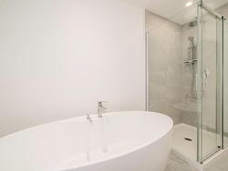 Ensuite bathroom - 