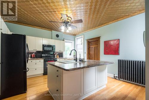 65 Albert Street N, Kawartha Lakes, ON - Indoor Photo Showing Kitchen