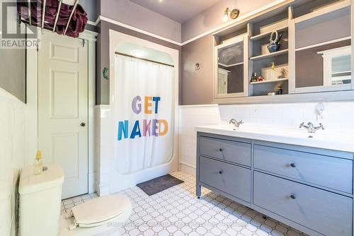 65 Albert Street N, Kawartha Lakes, ON - Indoor Photo Showing Bathroom