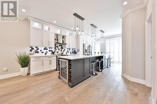 4669 Leanna Heights Road, Burlington, ON - Indoor Photo Showing Kitchen With Upgraded Kitchen