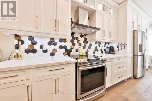 4669 Leanna Heights Road, Burlington, ON - Indoor Photo Showing Kitchen