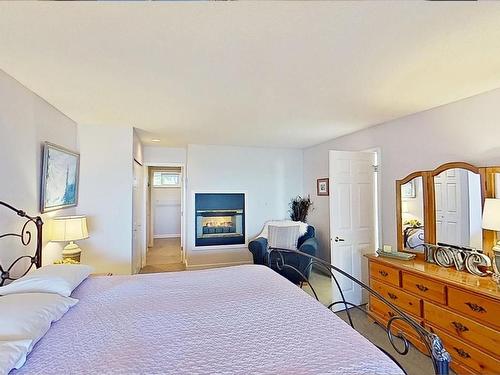 521-1600 Stroulger Rd, Nanoose Bay, BC - Indoor Photo Showing Bedroom