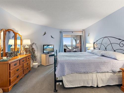 521-1600 Stroulger Rd, Nanoose Bay, BC - Indoor Photo Showing Bedroom