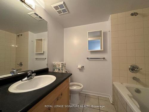 610-75 Dalhousie St, Toronto, ON - Indoor Photo Showing Bathroom