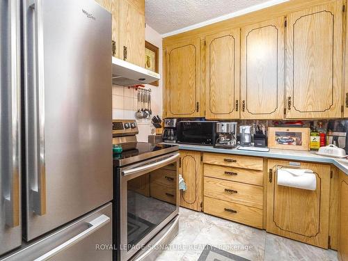 4367 Lawrence Ave E, Toronto, ON - Indoor Photo Showing Kitchen