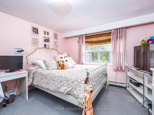 4367 Lawrence Ave E, Toronto, ON - Indoor Photo Showing Bedroom