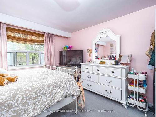 4367 Lawrence Ave E, Toronto, ON - Indoor Photo Showing Bedroom