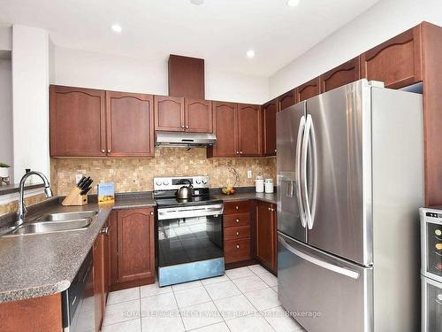 5638 Longboat Ave, Mississauga, ON - Indoor Photo Showing Kitchen With Double Sink