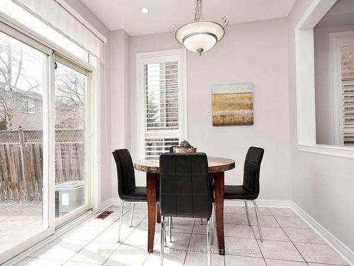 5638 Longboat Ave, Mississauga, ON - Indoor Photo Showing Dining Room