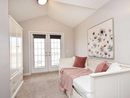 5638 Longboat Ave, Mississauga, ON - Indoor Photo Showing Bedroom