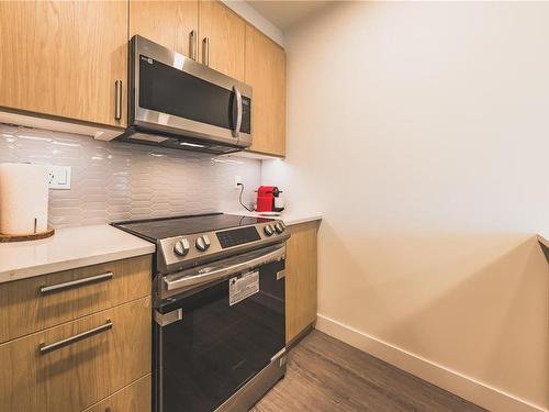 506-147 Haliburton St, Nanaimo, BC - Indoor Photo Showing Kitchen