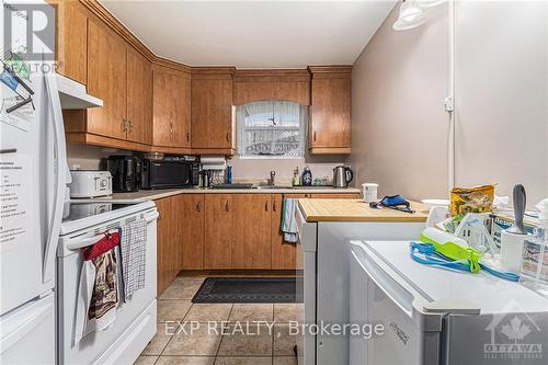 341-343-345-345A-345B Hampden Street, Hawkesbury, ON - Indoor Photo Showing Kitchen