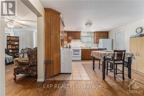 341-343-345-345A-345B Hampden Street, Hawkesbury, ON - Indoor Photo Showing Kitchen