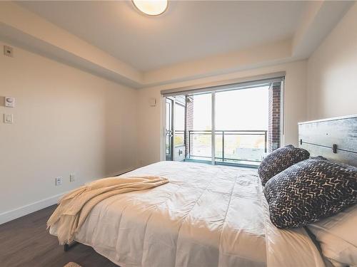 206-135 Haliburton St, Nanaimo, BC - Indoor Photo Showing Bedroom