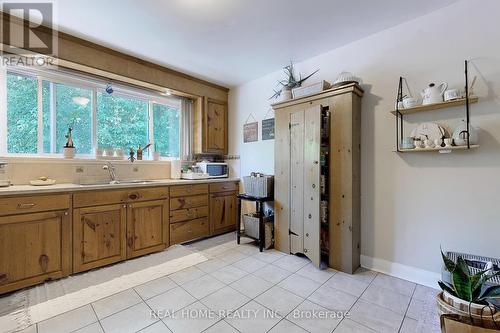 134 Hillcroft Street, Oshawa, ON - Indoor Photo Showing Kitchen