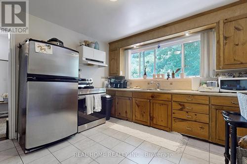 134 Hillcroft Street, Oshawa, ON - Indoor Photo Showing Kitchen