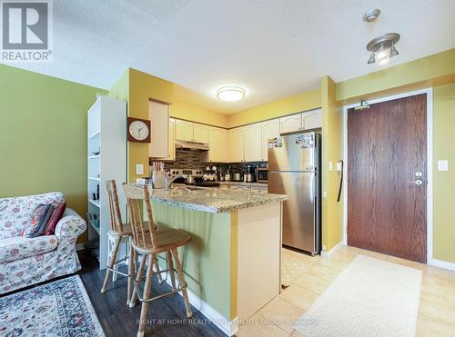 408 - 3 Ellesmere Street, Richmond Hill, ON - Indoor Photo Showing Kitchen With Stainless Steel Kitchen