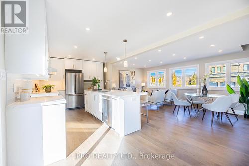 1326 Meredith Avenue, Mississauga, ON - Indoor Photo Showing Kitchen With Upgraded Kitchen