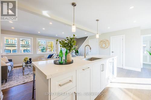 1326 Meredith Avenue, Mississauga, ON - Indoor Photo Showing Kitchen With Upgraded Kitchen