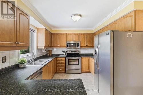 2060 Hunters Wood Drive, Burlington, ON - Indoor Photo Showing Kitchen With Double Sink